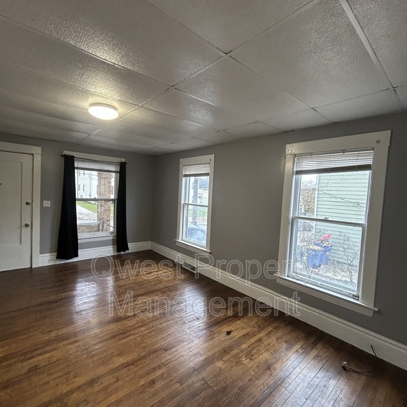 Open property image