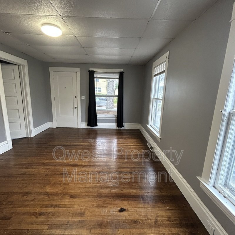 Open property image