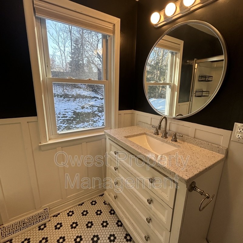 Bright property image