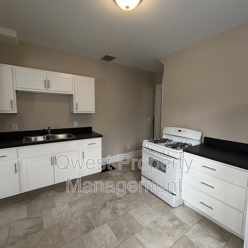 Spacious 3 Bdrm 1 Bath Side by Side Duplex property image