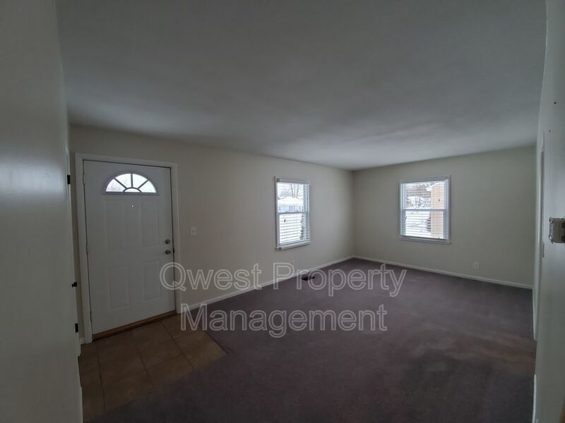 2 Bedroom 1 Bath Home - Large Backyard and Two Stall Garage! property image