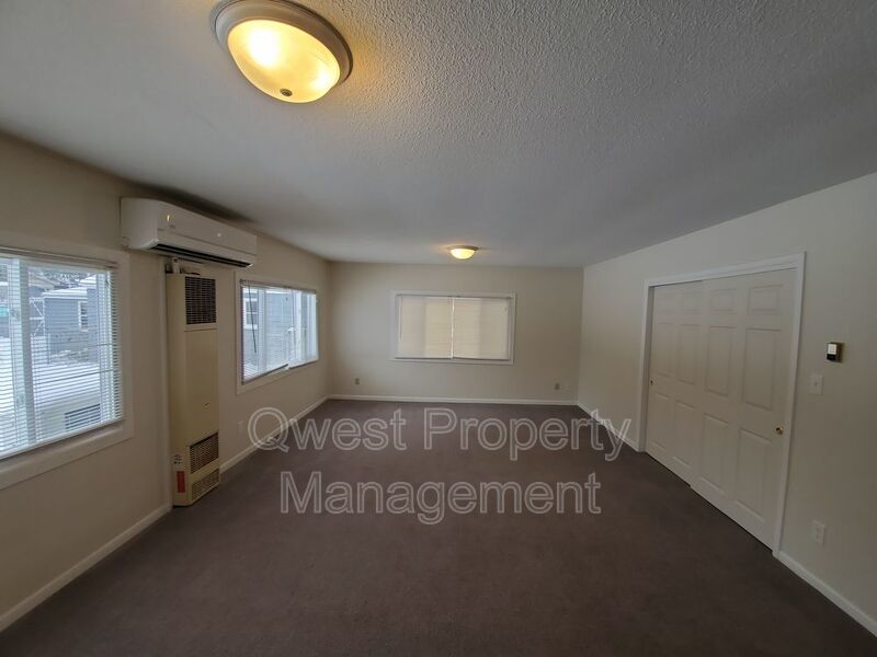 2 Bedroom 1 Bath Home - Large Backyard and Two Stall Garage! property image