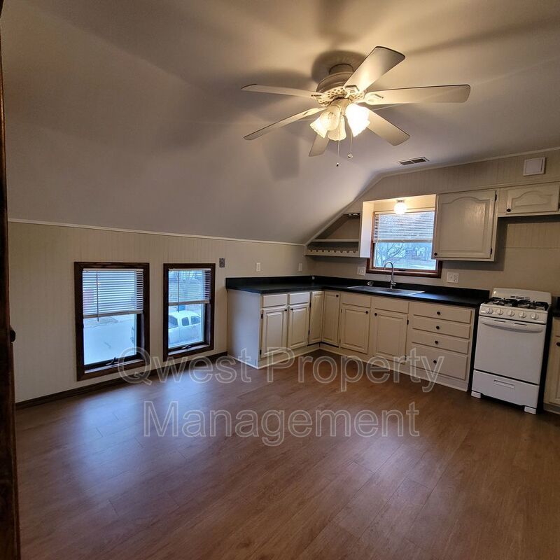 Fresh Update, In-Unit Laundry! - 1 Bed 1 Bath Apartment property image