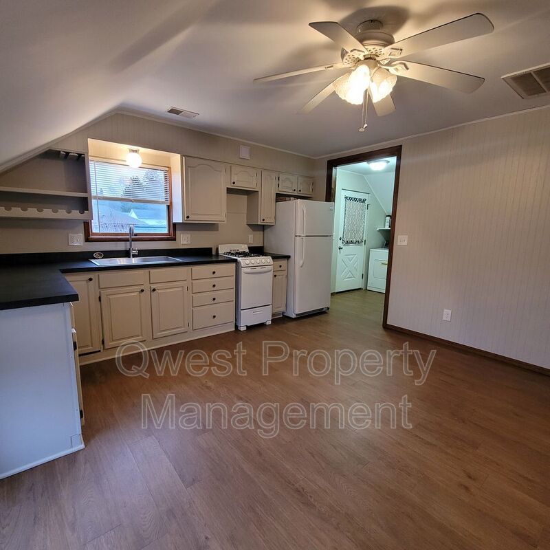 Fresh Update, In-Unit Laundry! - 1 Bed 1 Bath Apartment property image