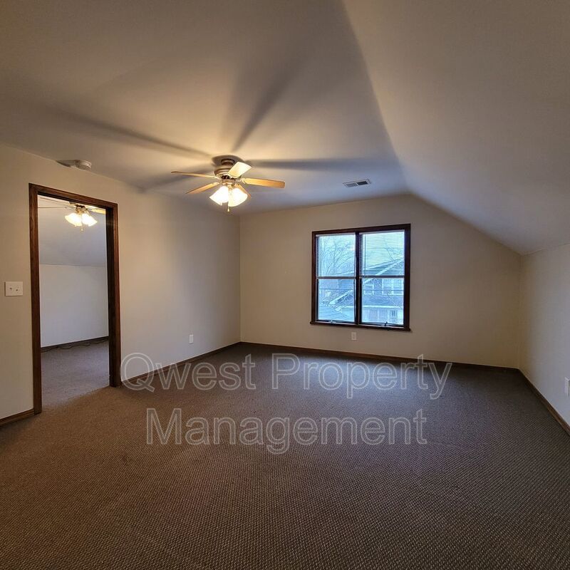 Fresh Update, In-Unit Laundry! - 1 Bed 1 Bath Apartment property image
