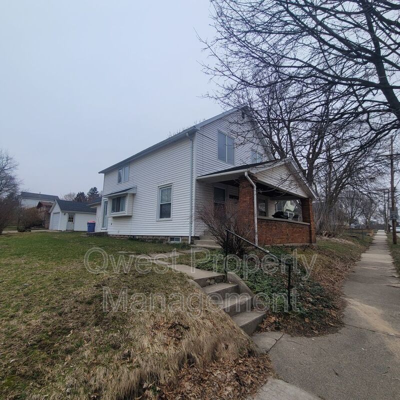 Fresh Update, In-Unit Laundry! - 1 Bed 1 Bath Apartment property image