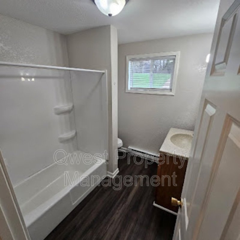 409 E Woodlawn Ave #4 property image