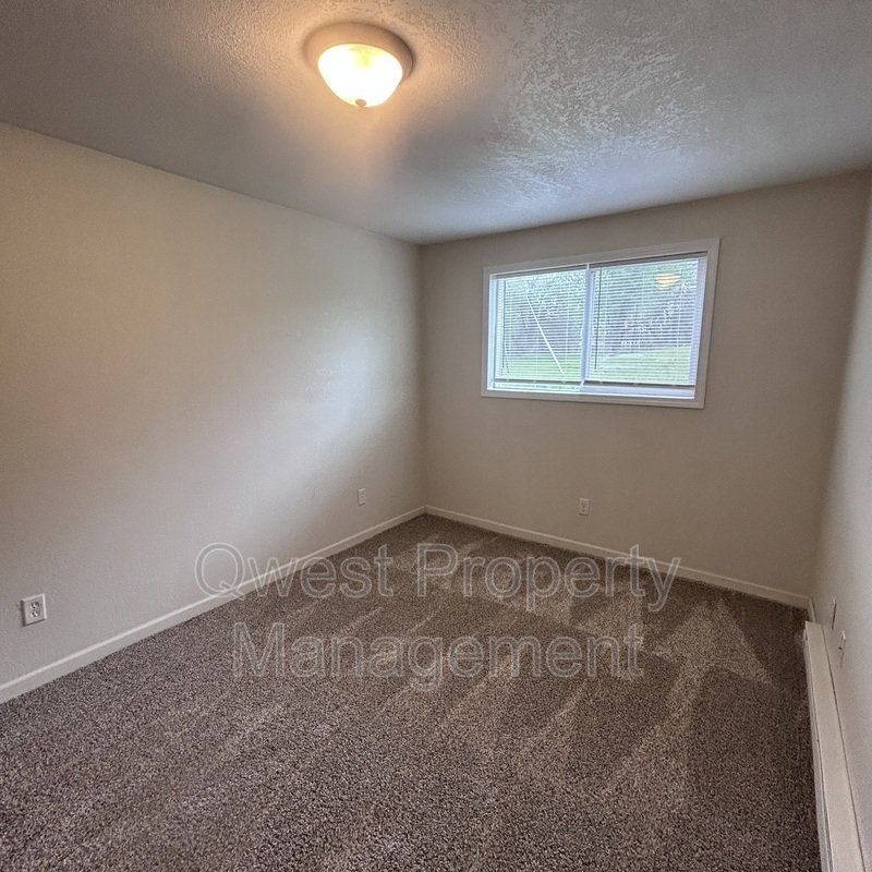 409 E Woodlawn Ave #2 property image