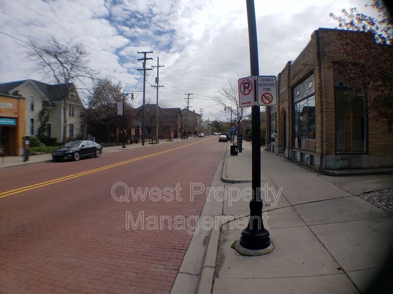 Heart of Cherry Street!! UTILITIES INCLUDED!! Granite,Subway Tile,Stainless. Washer/Dryer! property image