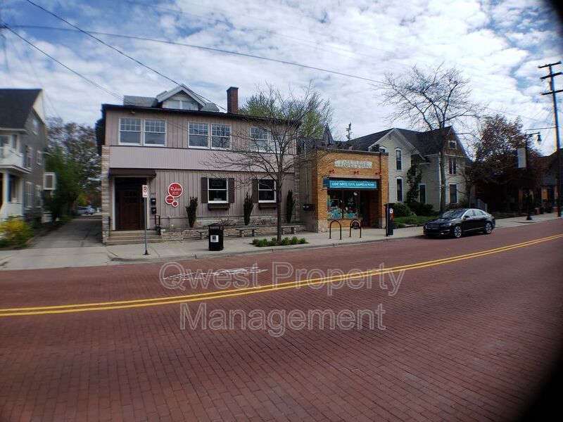 Heart of Cherry Street!! UTILITIES INCLUDED!! Granite,Subway Tile,Stainless. Washer/Dryer! property image