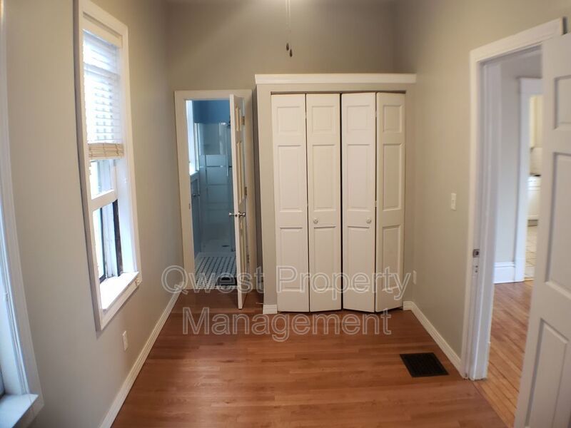 Heart of Cherry Street!! UTILITIES INCLUDED!! Granite,Subway Tile,Stainless. Washer/Dryer! property image