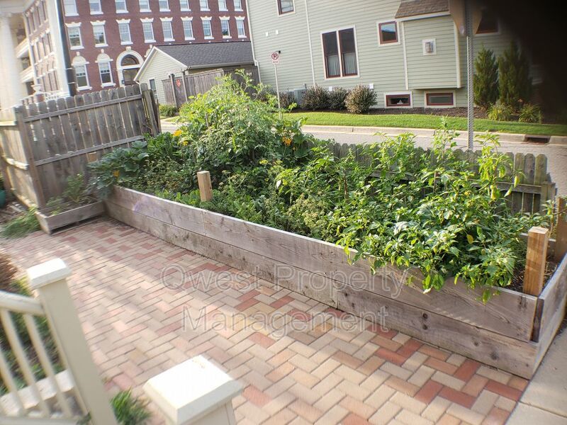 Heart of Cherry Street!! UTILITIES INCLUDED!! Granite,Subway Tile,Stainless. Washer/Dryer! property image
