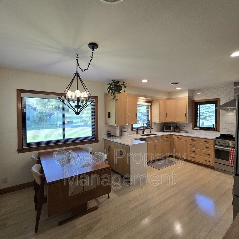 Bright property image